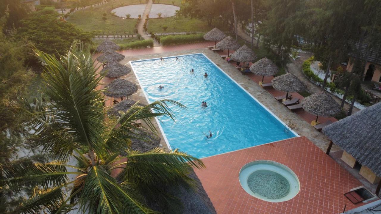 Vrclub Paje Palms Beach Resort Exterior photo