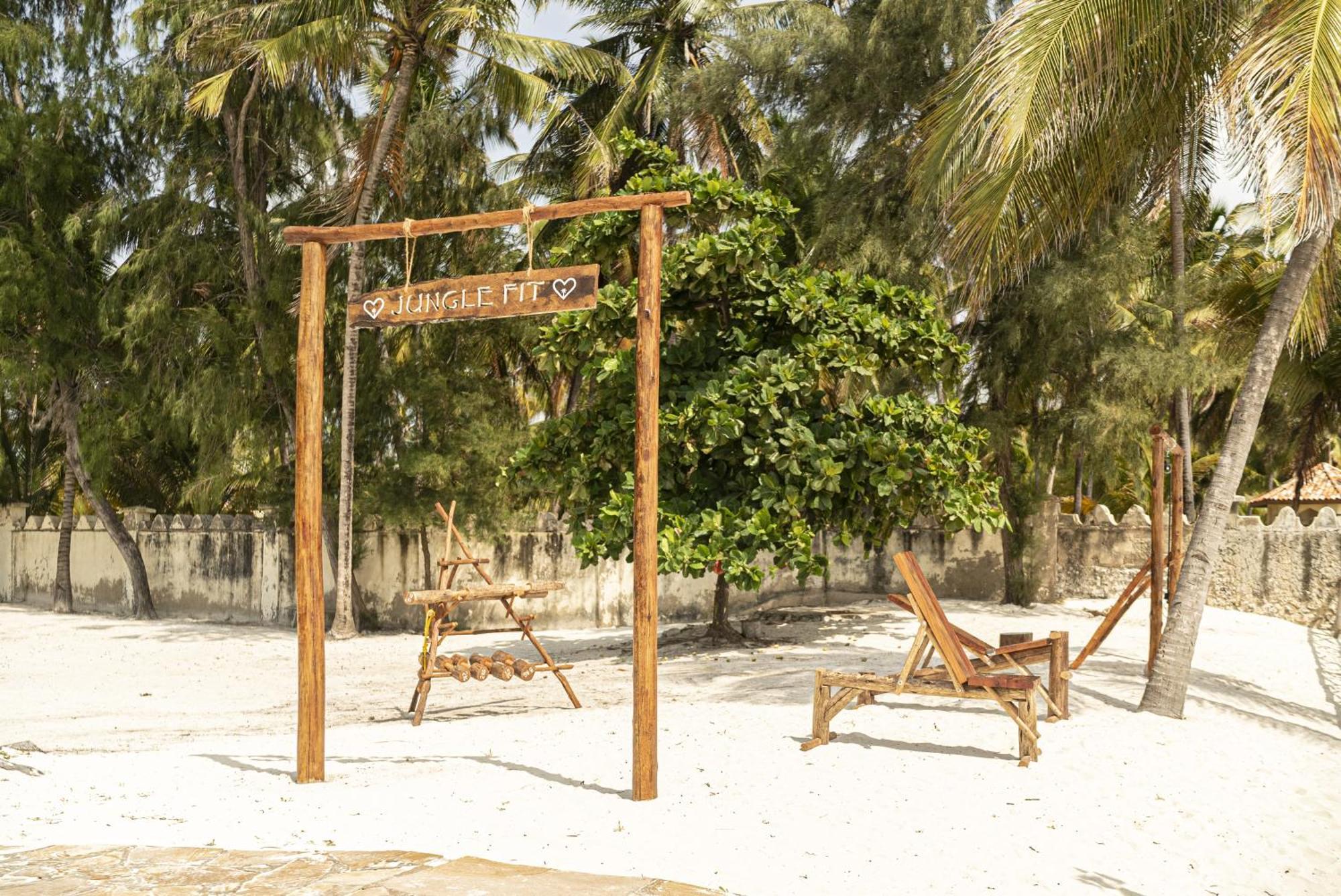 Vrclub Paje Palms Beach Resort Exterior photo