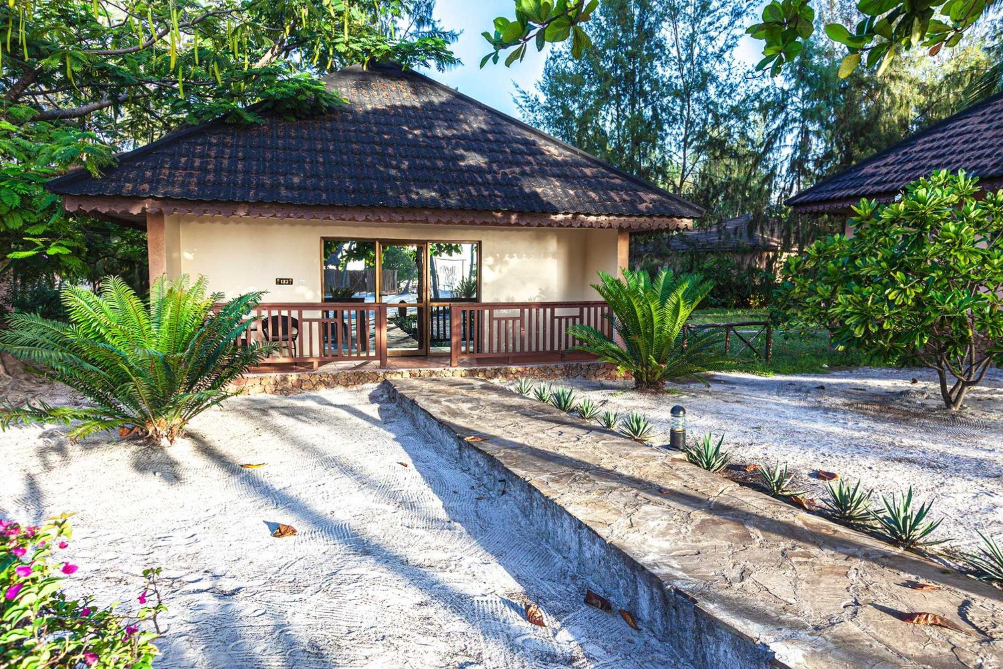 Vrclub Paje Palms Beach Resort Exterior photo